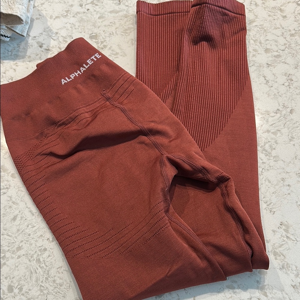Alphalete Brown Leggings with Ribbed Texture